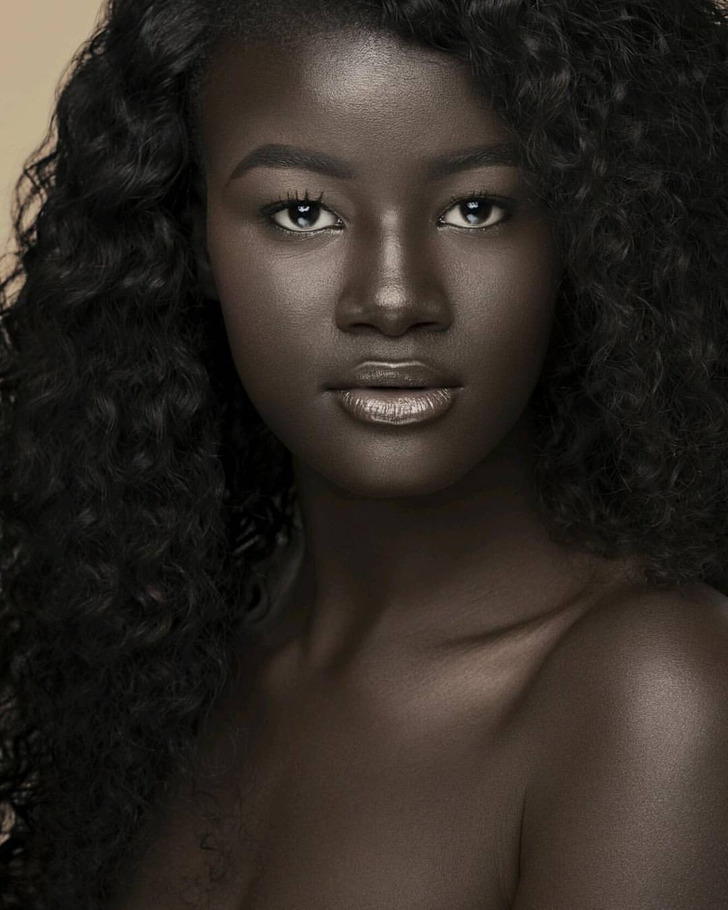 Meet Khoudia Diop A Strikingly Dark Skinned Model Who Turned