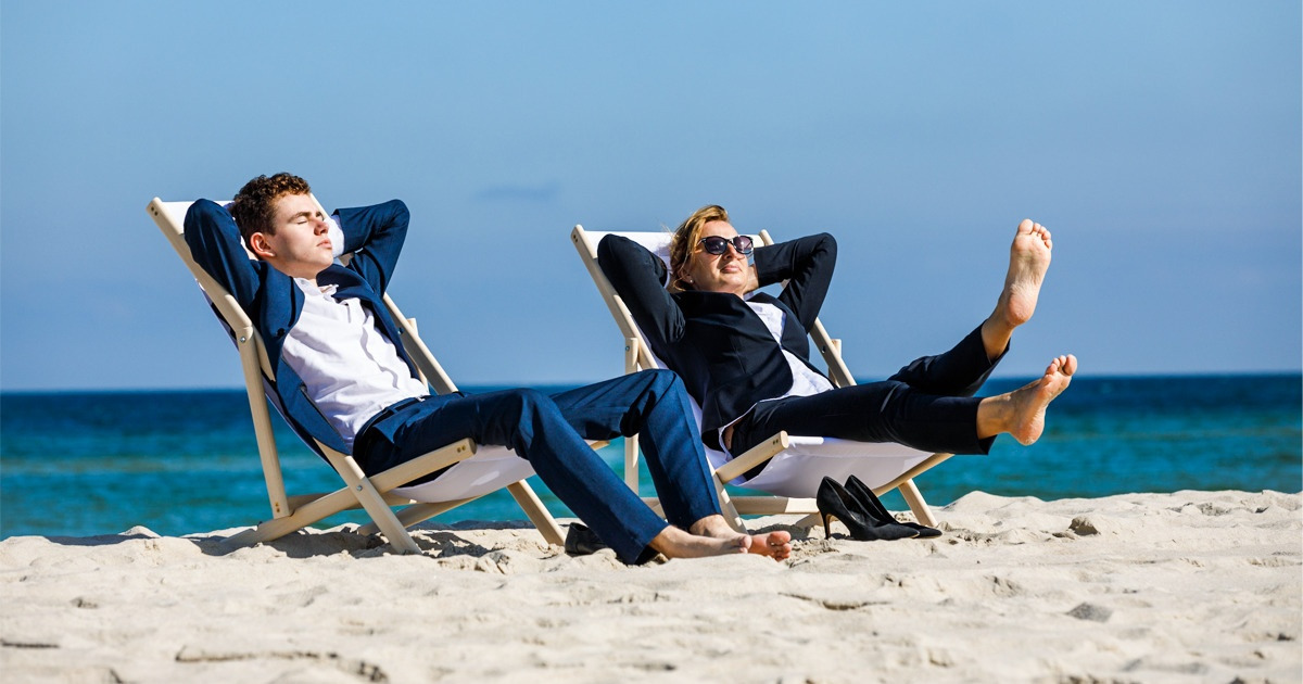 Experts Say People Over 40 Should Only Work 3 Days a Week Experts Say People Over 40 Should Only Work 3 Days a Week