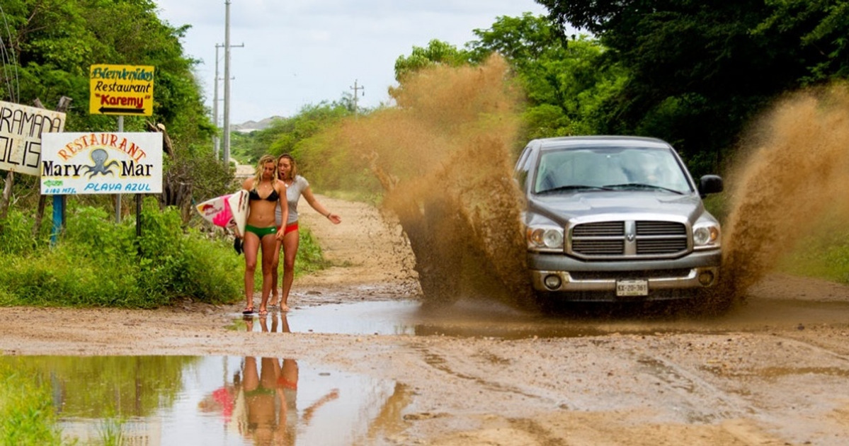 20+ Flawless Photographs Taken One Second Before the Inevitable 20+ Flawless Photographs Taken One Second Before the Inevitable