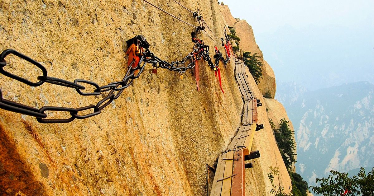 10+ Crazy Stairs That Can Make Anyone Get Jittery