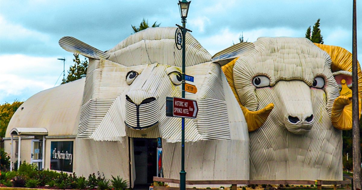 15 Buildings That Pretend to Be Other Objects and Even Animals