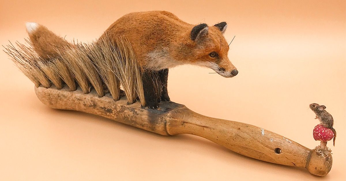 A British Artist Uses Old Brushes and Felt to Show the Fairytale Moments in Animal’s Lives A British Artist Uses Old Brushes and Felt to Show the Fairytale Moments in Animal’s Lives