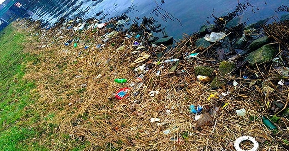 Guy was really annoyed by all the garbage in his town. So this is what he did...