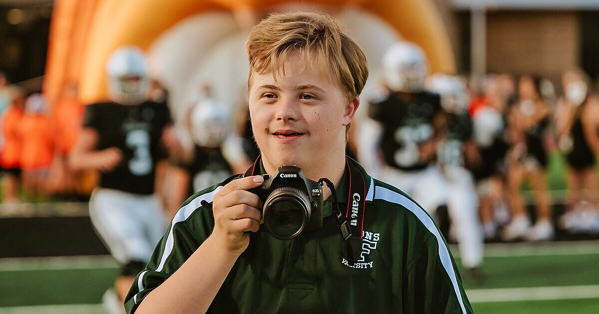 Meet the Teen Sports Photographer With Down Syndrome Who Won the Hearts of Texas Community
