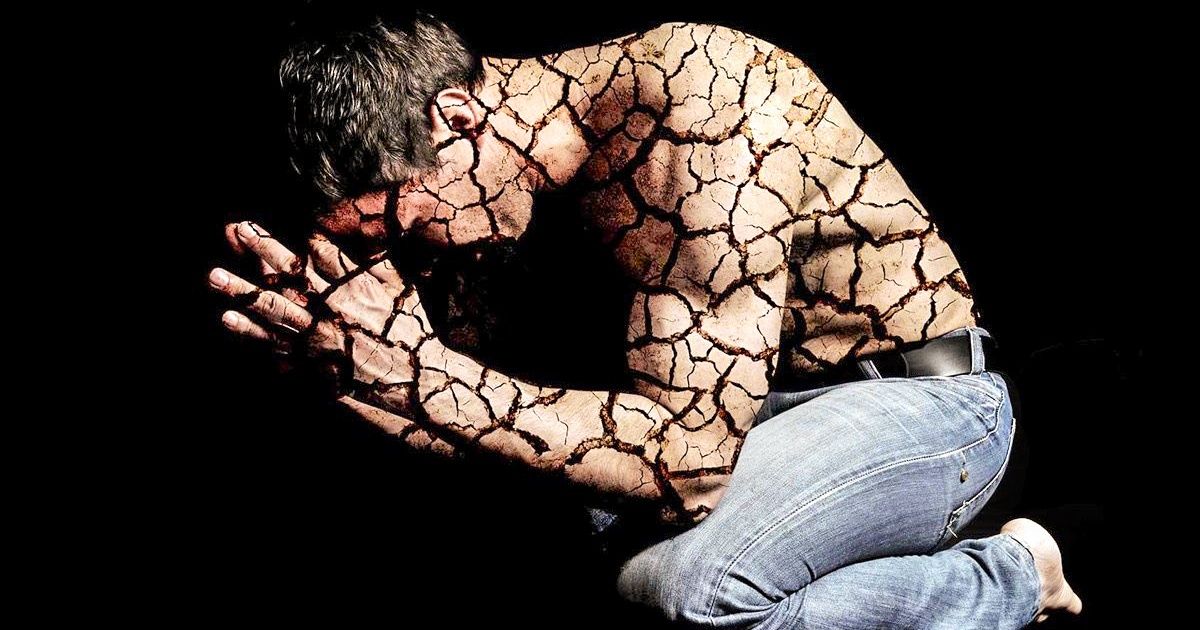 14 Signs of Emotional Burnout That Keep You From Moving On