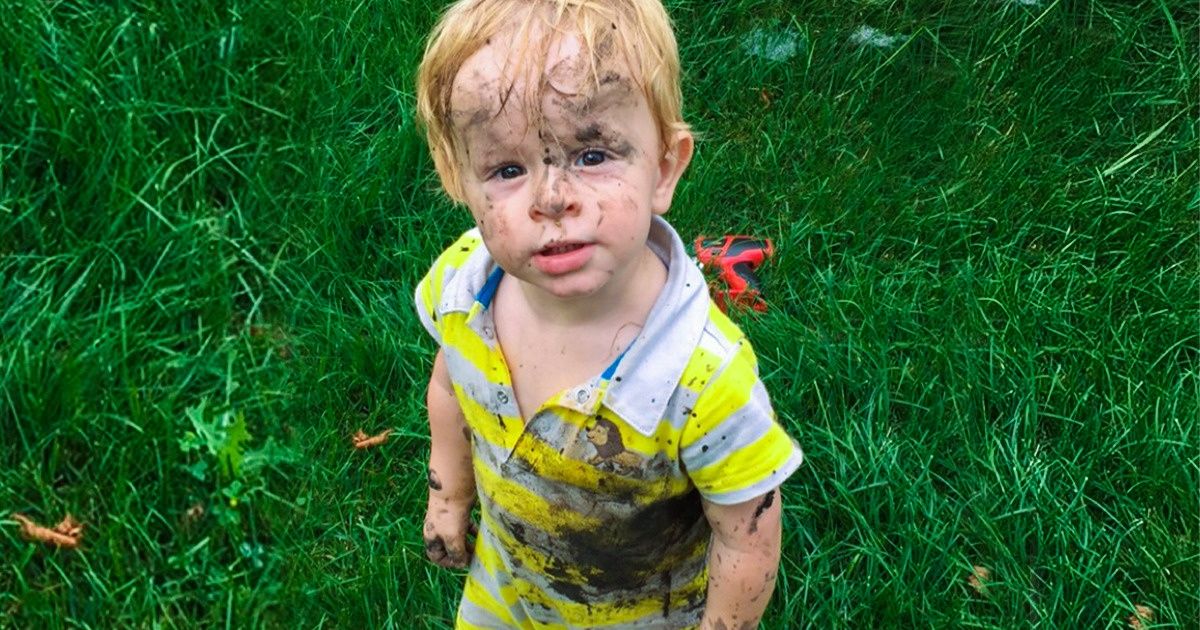 Children Who Play With Mud and Sand Grow Up Stronger and Healthier, According to Studies Children Who Play With Mud and Sand Grow Up Stronger and Healthier, According to Studies