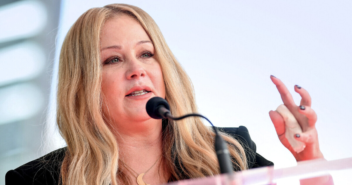 «I’m In Excruciating Pain,» Christina Applegate Reveals New Details ...