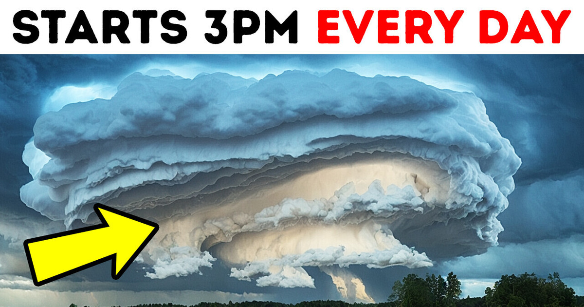 You Can Set Your Clock by This Thundercloud
