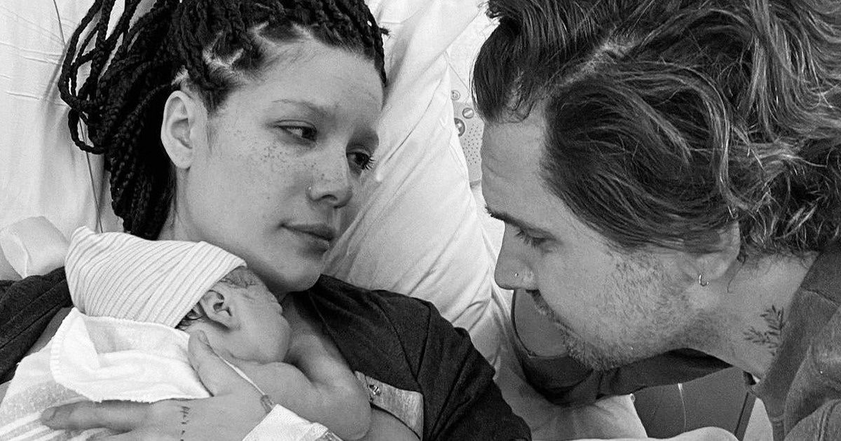 15+ Celebs Pics That Prove Welcoming a Newborn Can Send Us to Cloud 9 15+ Celebs Pics That Prove Welcoming a Newborn Can Send Us to Cloud 9