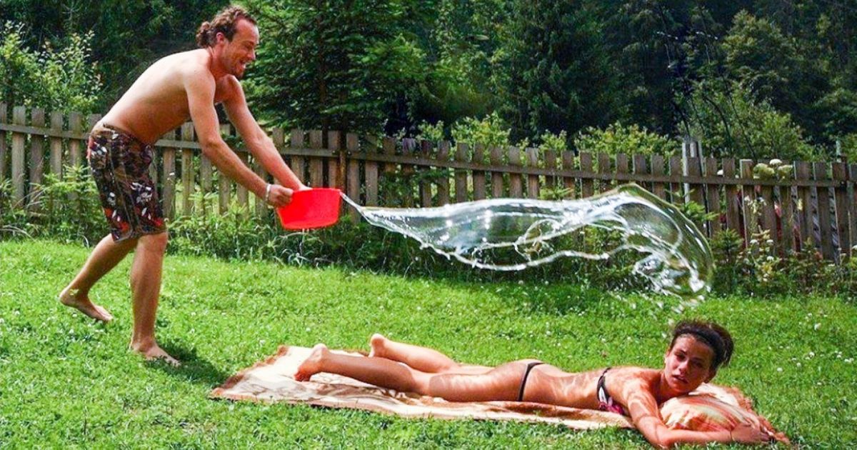 29 Photos Captured a Second Before a Small Catastrophe