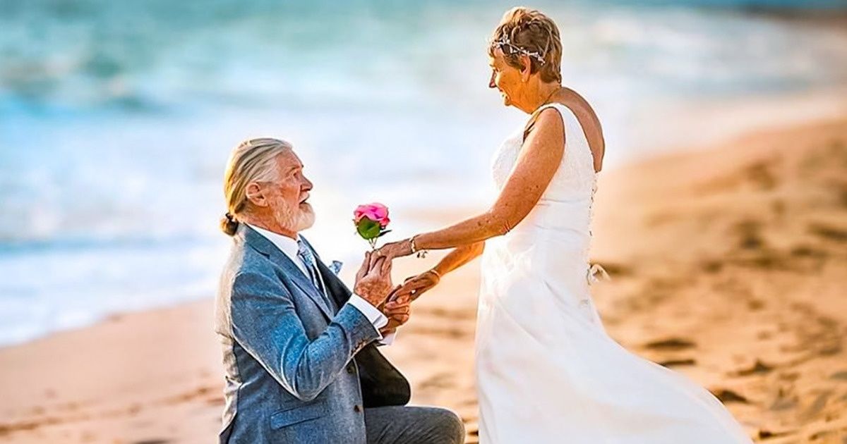 15+ Photos Where the Flame of Love Still Burns Brightly
