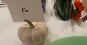 10 Thanksgiving Table Ideas Hosts Are Trying This Year, Like Name Cards Slid Into Mini Pumpkins