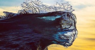 A Photographer Spends Hours Capturing the Hypnotic Beauty of the Ocean in Mesmerizing Imagery (20 Photos)