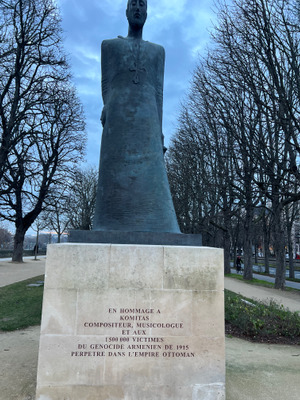 Comment with image on Bright Side