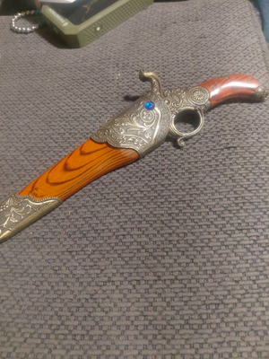 Comment with image on Bright Side