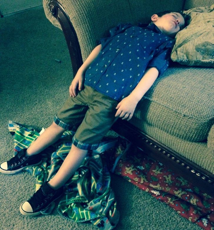 19 Photos Showing That Kids Always Find New Ways of Doing Things