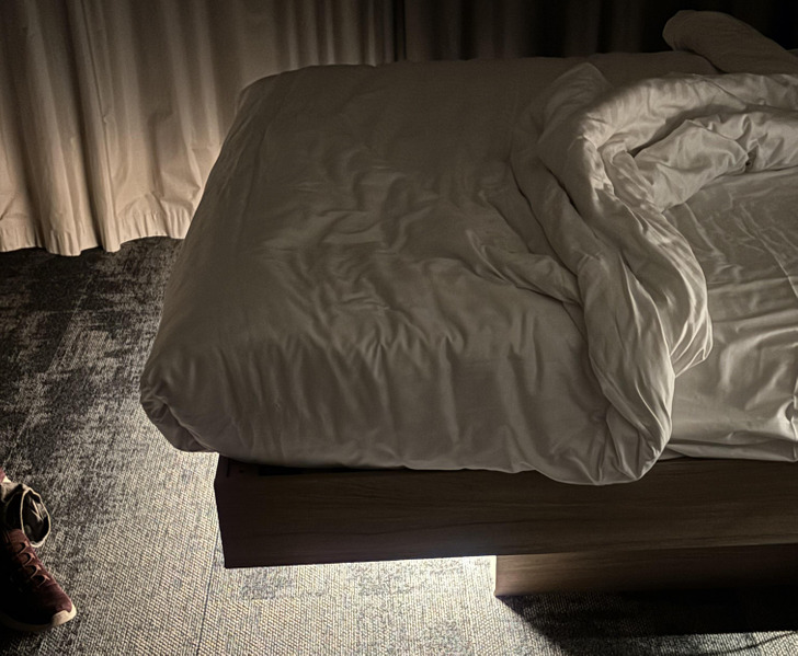 b5c9a15e79923bca5b83f343c9 15+ Hotel Design Choices That Left Guests Dumbfounded / Bright Side