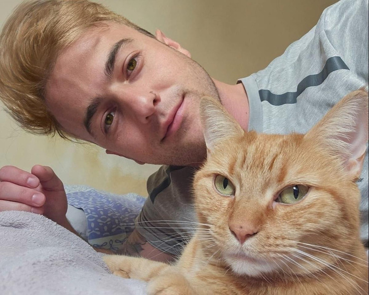 95cb7753a782b441f4e8d3b2f8 20+ Photos That Prove Owners and Their Pets Are Hilariously Alike / Bright Side