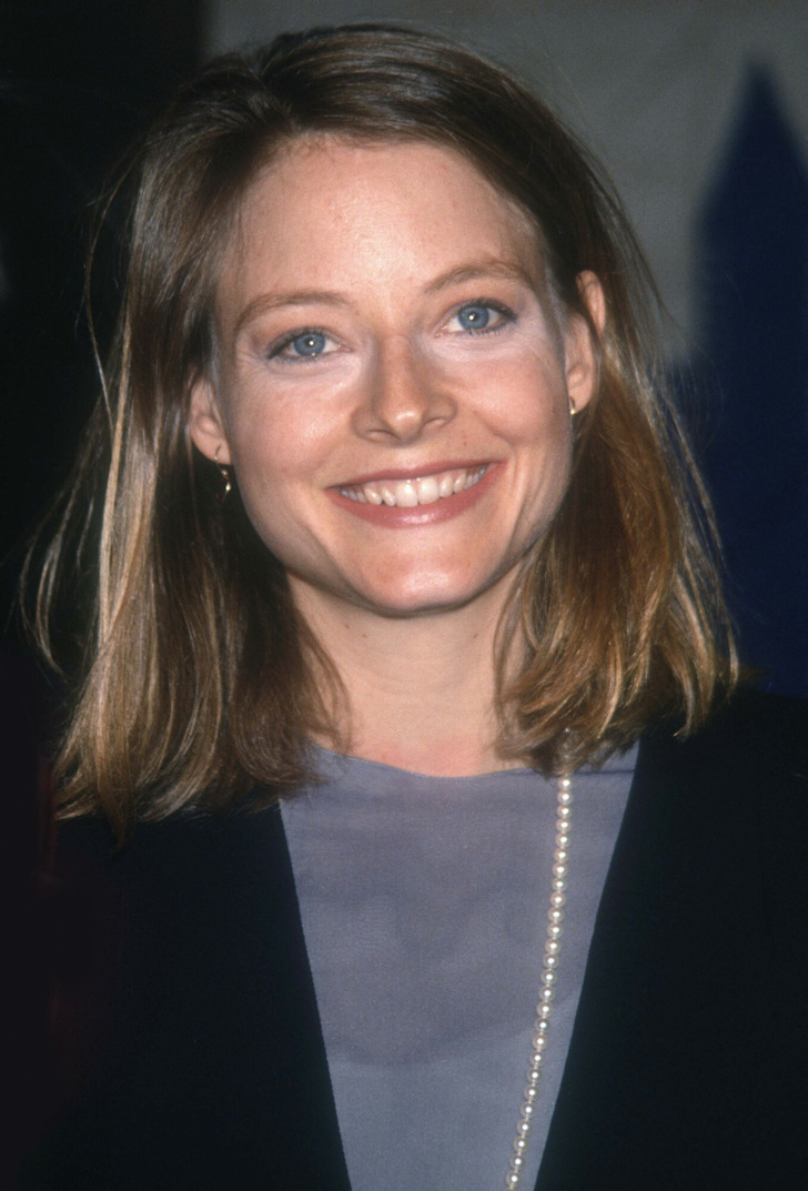 As Jodie Foster Turns 60, Here Are the 5 Reasons Why She Embraces Aging  With Such Elegance / Bright Side