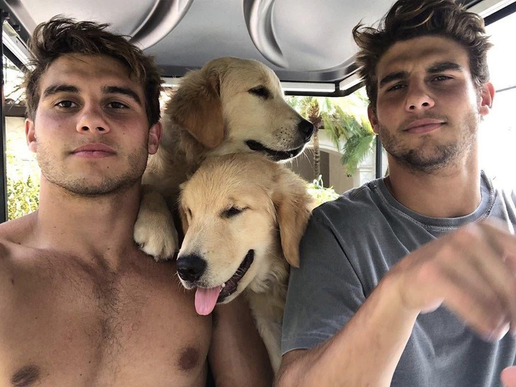 59cc5653ebaacc4f258c58f53a 20+ Photos That Prove Owners and Their Pets Are Hilariously Alike / Bright Side