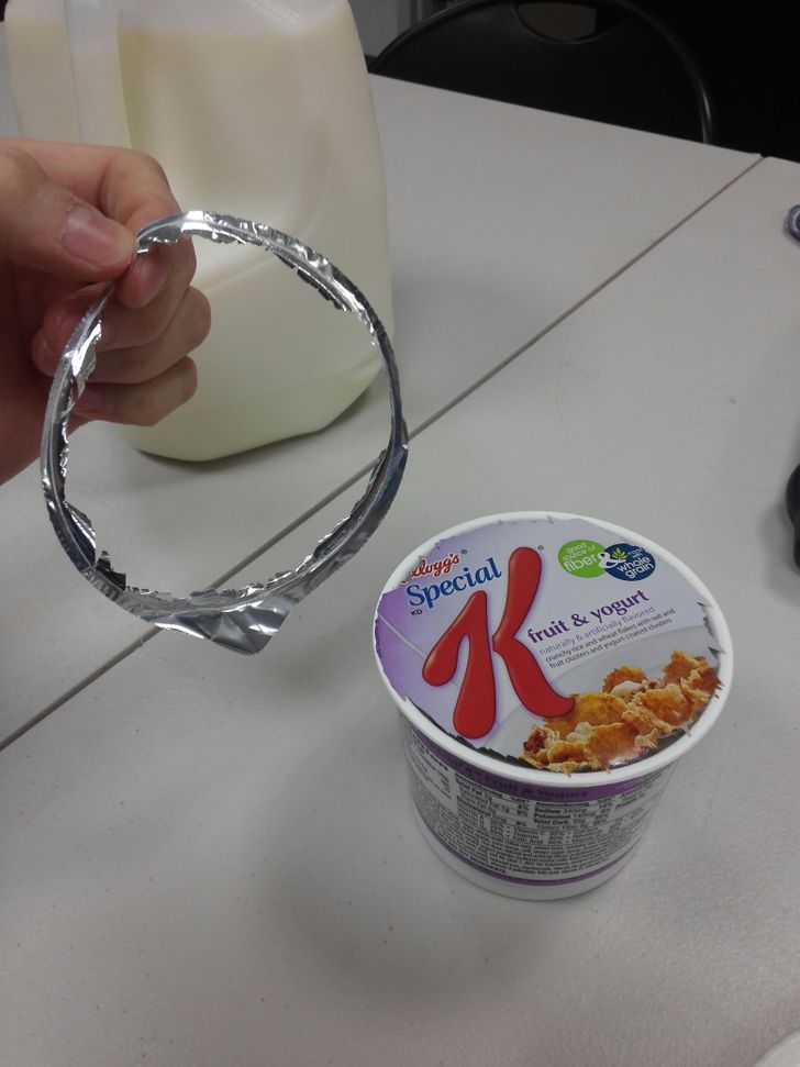 23 Photos Showing That Sometimes the Whole World Is Against You