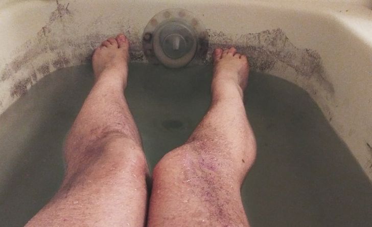 bath bomb stained my tub