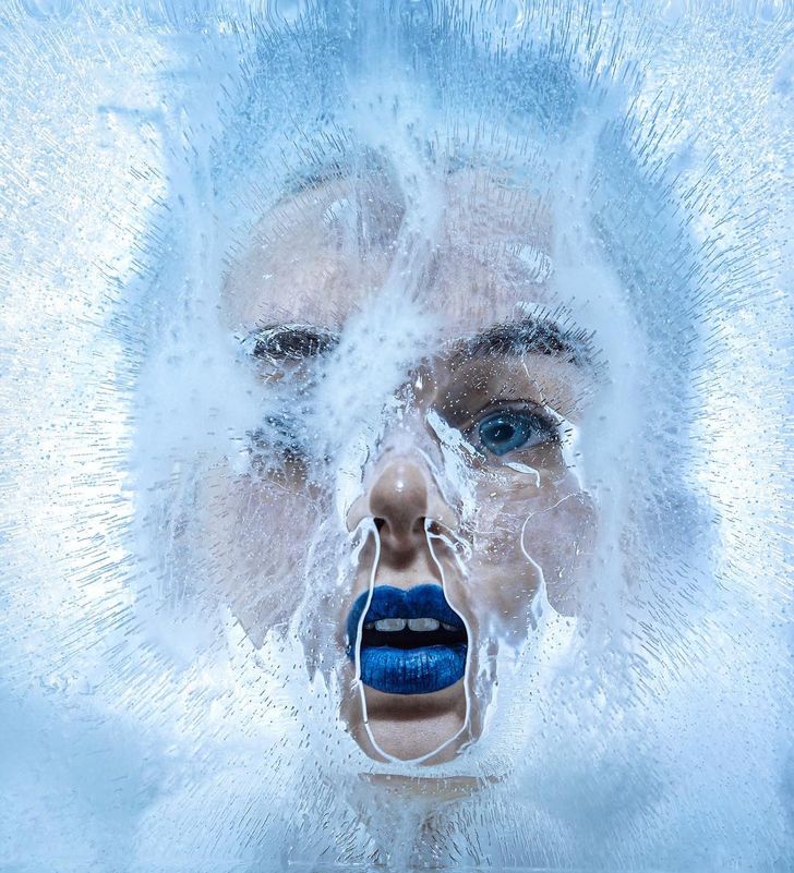 20+ Photos of a Young Blogger Proving That Modern Art Can Easily Do Without Photoshop (Warning: It Will Be Hard to Believe Your Eyes)