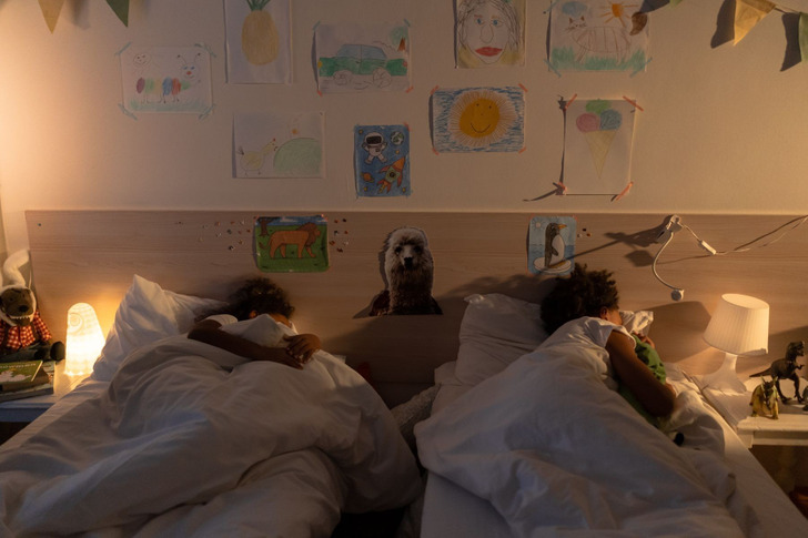 Parents From Families of 10+ Who Shared Beds, and Even Birthdays