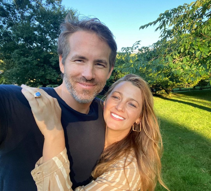 Ryan Reynolds, Blake Lively pose for heartwarming family photos at
