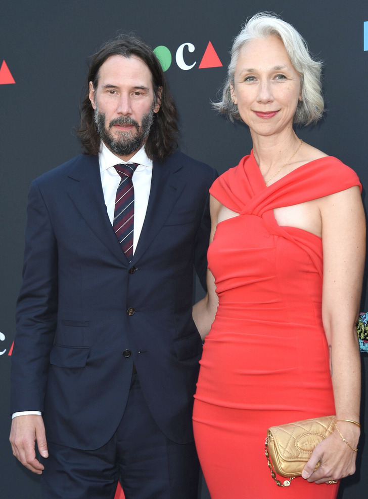 “I’ll Marry You!” Lovestruck Fan Pops the Question to Keanu Reeves and ...