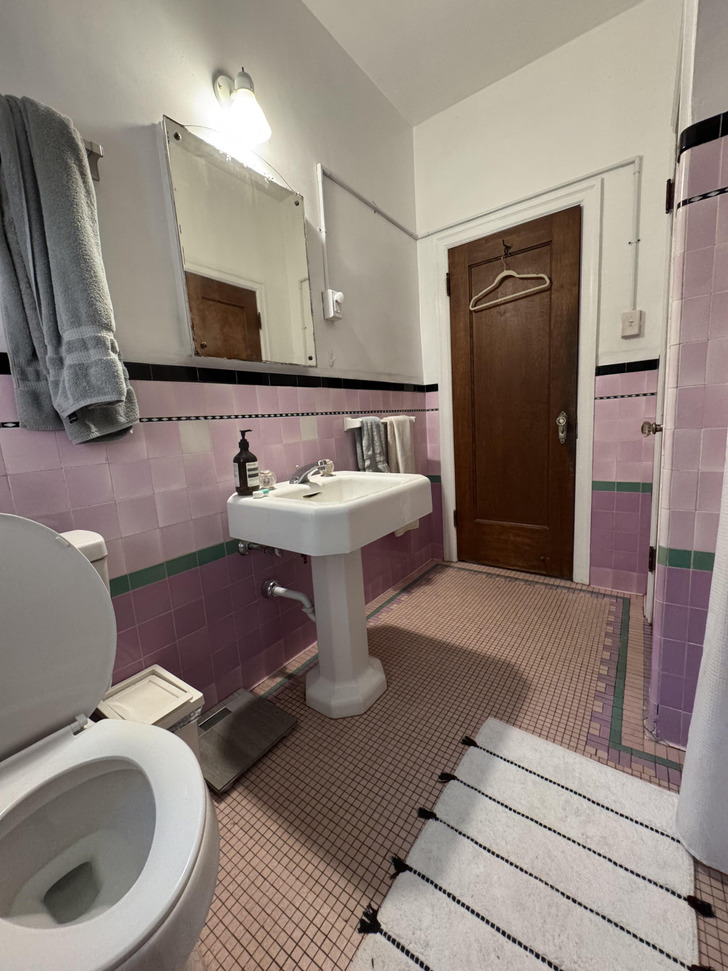 A 1933 Tudor and Lilac Tile the New Owners Won’t Give Up