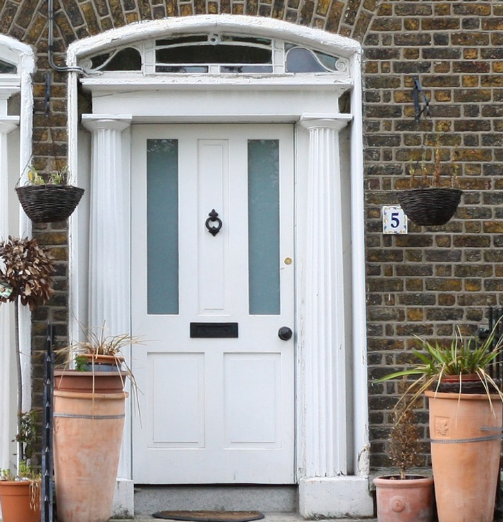 What the Color of Your House Door Says About You