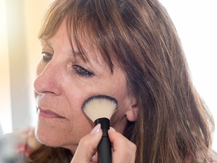 10 Unexpected Tips That Can Make You Look Younger Than You Really Are