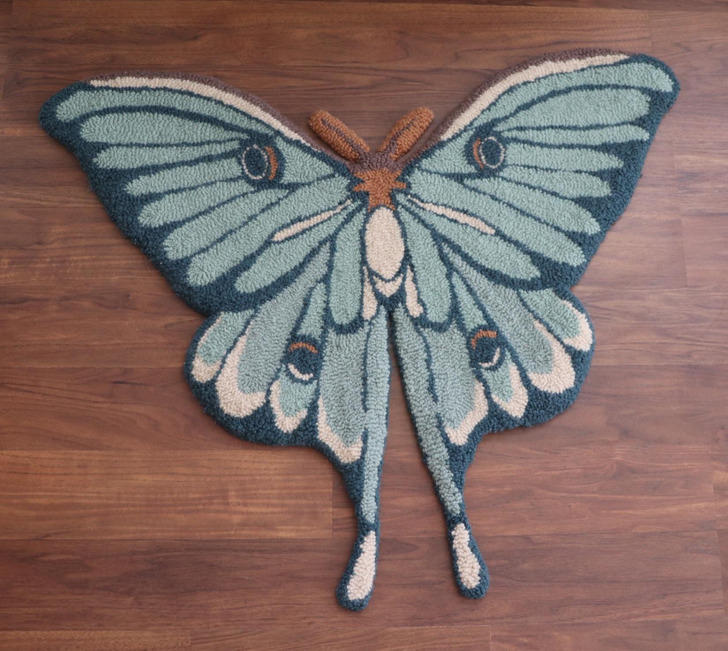 A First Rug, 50 Hours From Idea to Finish, on an Old Canvas Frame