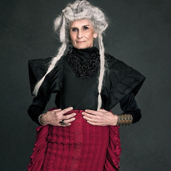 A Supermodel at 94, How Daphne Selfe Makes Waves in the Fashion ...