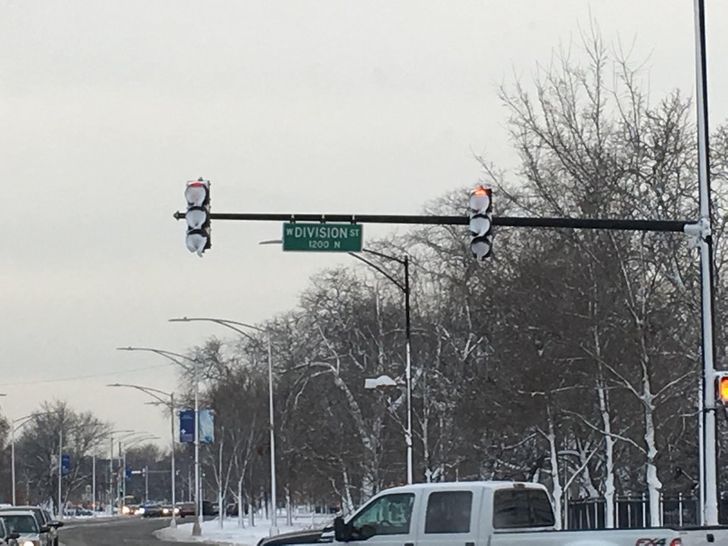28 Icy Photos Proving Winter Is Not for the Faint-Hearted