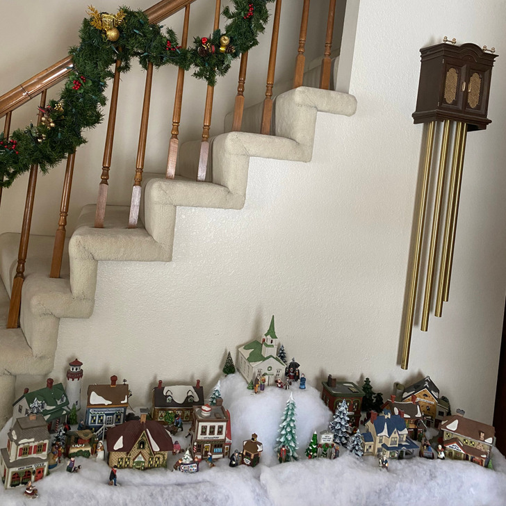 A Mom’s Bet: Pack Up the Christmas Village in Under an Hour. It Took 17 Minutes