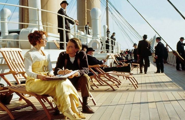 7 practical tips to make strangers like you instantly