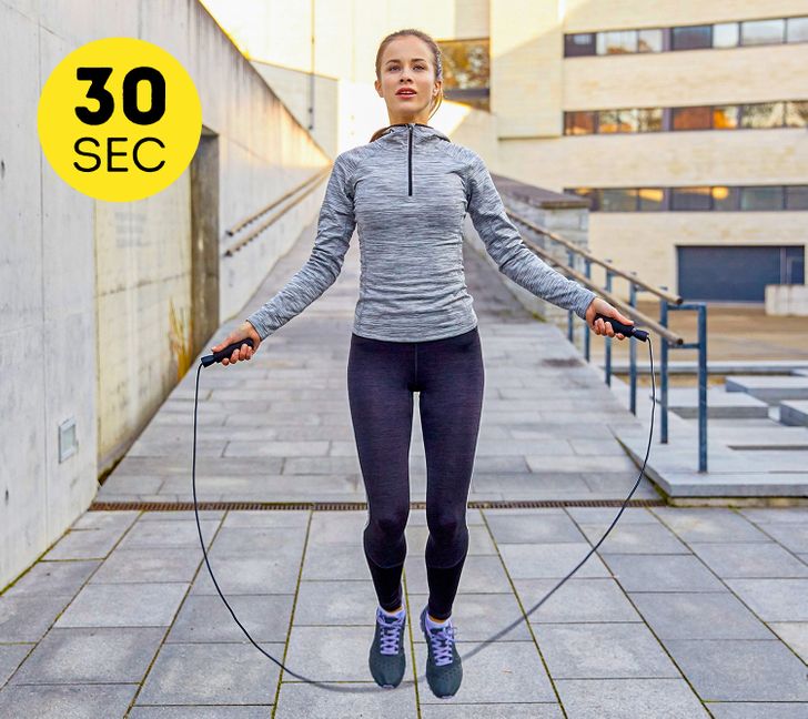 15 Exercises You Can Do If You’ve Only Got 10 Free Minutes a Day
