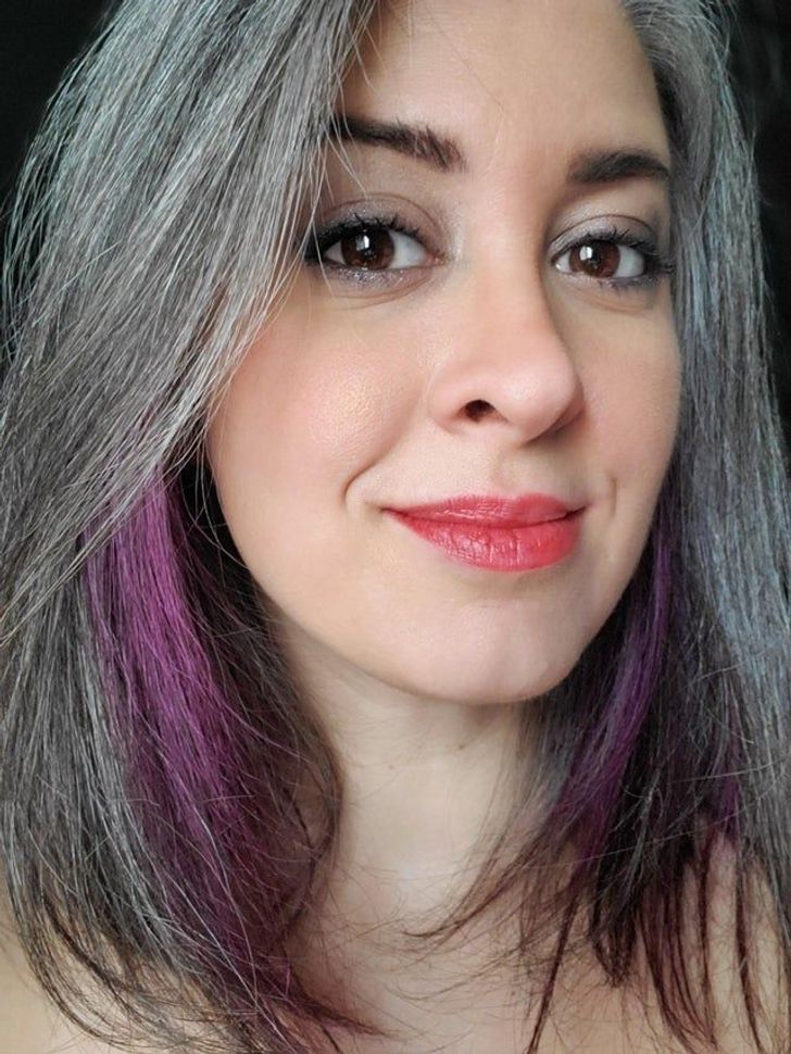 19 Women Who Decided Not to Follow Beauty Standards and Embraced Their Gray  Hair