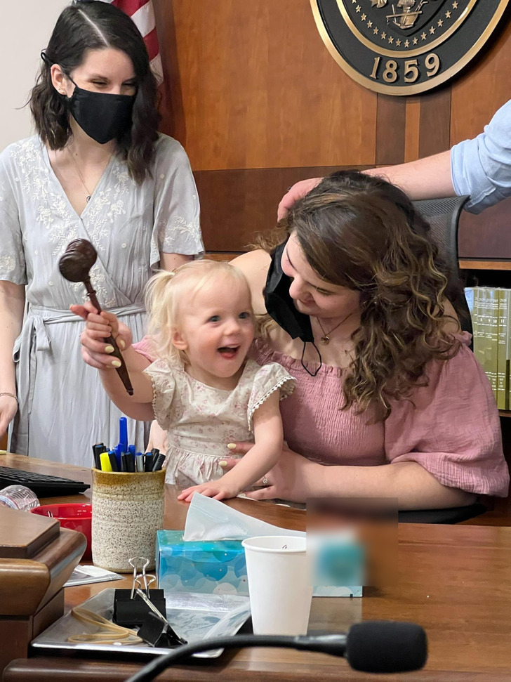 A Judge Who Brought Donuts, a Toy and a Poem — and Cried Halfway Through
