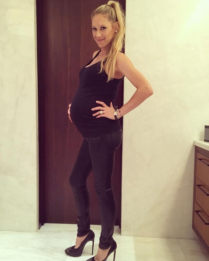 It S A Girl Enrique Iglesias And Anna Kournikova Have Welcomed Their Third Child