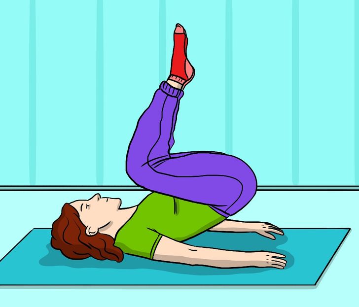 12 Light Fat-Burning Exercises You Can Do Right in Bed