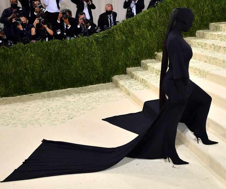 20 of the Most Extravagant Met Gala Outfits That Left Us All Googly ...