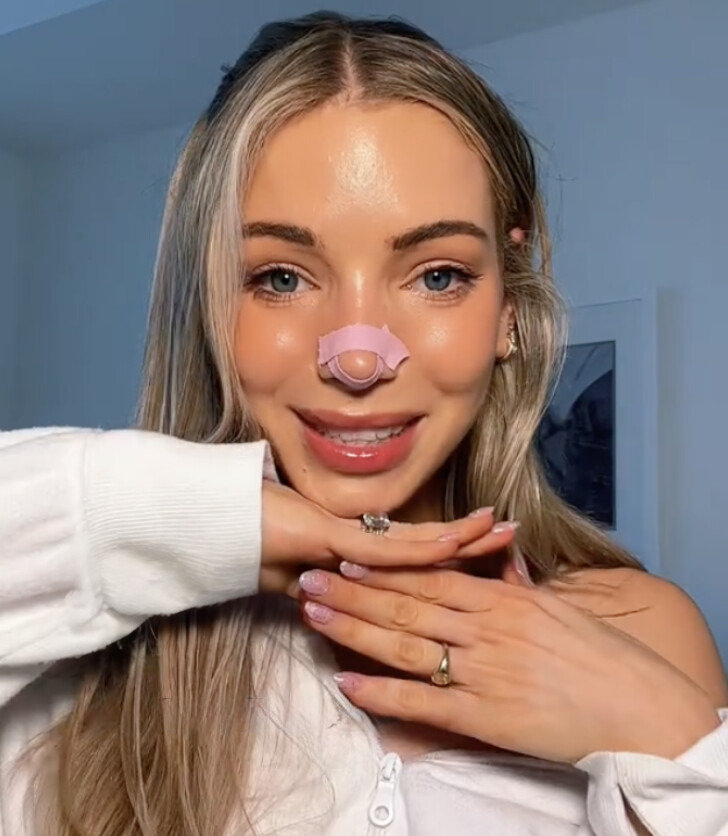 A TikTok infuencer who claims to not use facial muscles on purpose, tapes  her mouth to sleep and uses a special straw to not get wrinkles :  r/BeautyGuruChatter