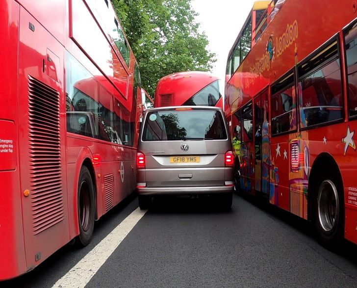 15+ Photos That Prove Life in London Is Anything but Boring