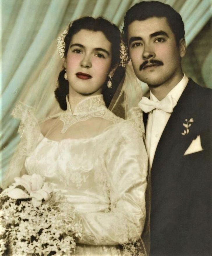 20+ Photos Showing How Wedding Dresses Used to Be in the Past