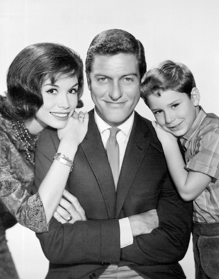 Dick Van Dyke (center) with his TV family on ‘The Dick Van Dyke Show,’ 1963
