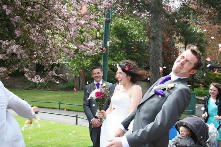 24 Cases Where a Wedding Photographer Captured Something Unexpected