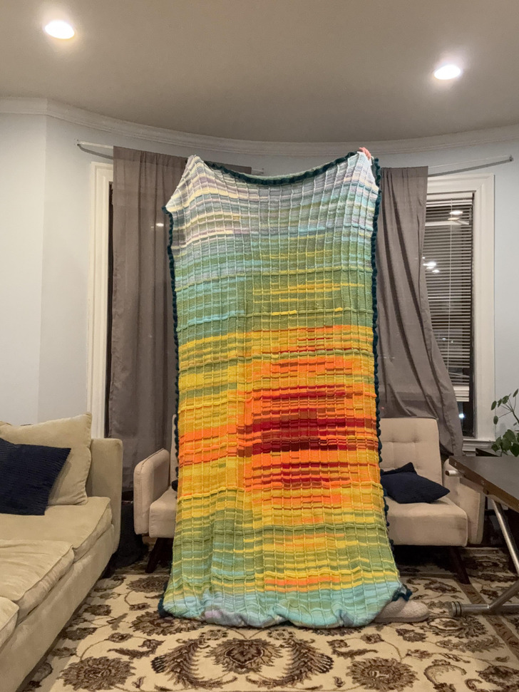 An Hourly Temperature Blanket Planned With a Python Script